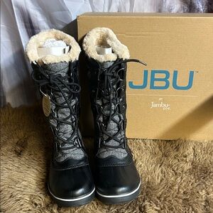 Jambu Women's Black and White Winter Boots